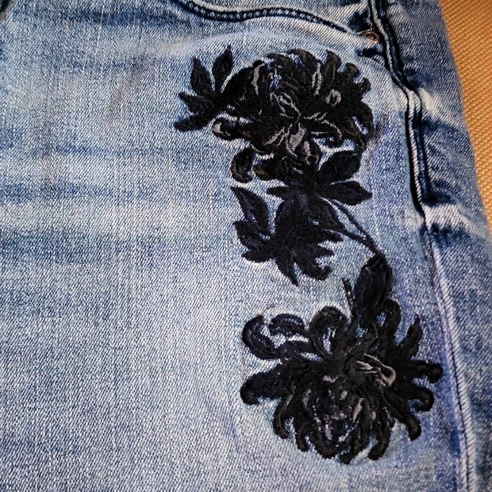 NYDJ Jessica Boyfriend Embroidered  Jeans